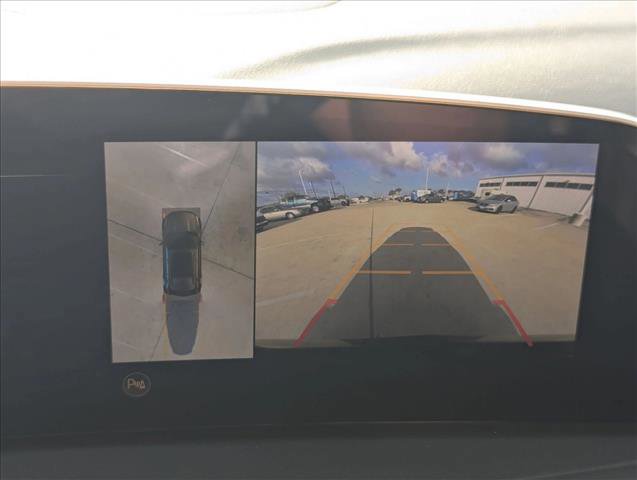 Used 2025 Cadillac XT4 Premium Luxury image 14