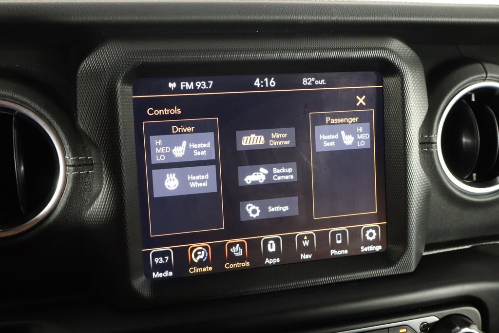 Used 2022 Jeep Wrangler Unlimited Sahara w/ Cold Weather Group AWD/4WD image 32
