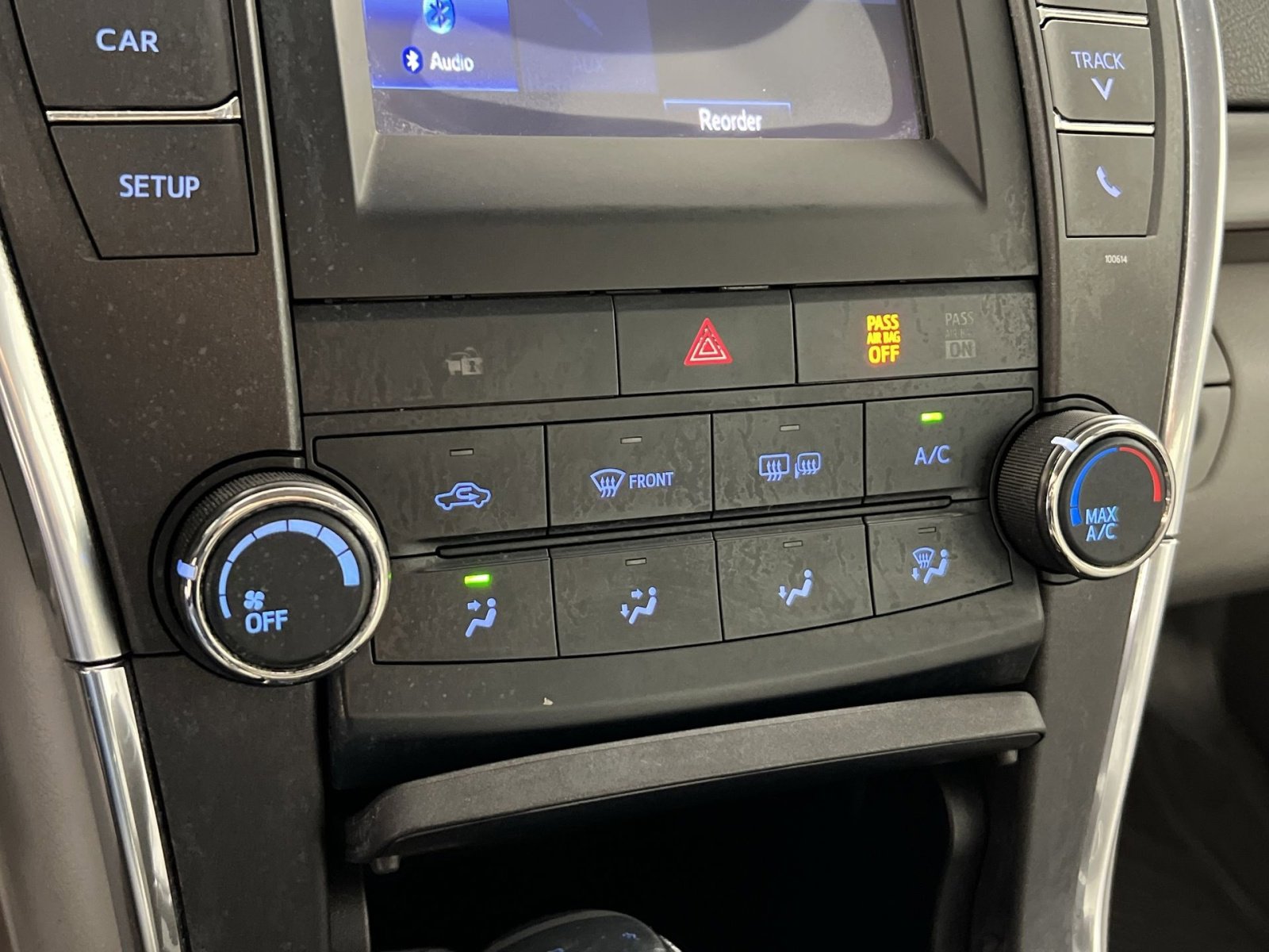 Used 2016 Toyota Camry LE image 19