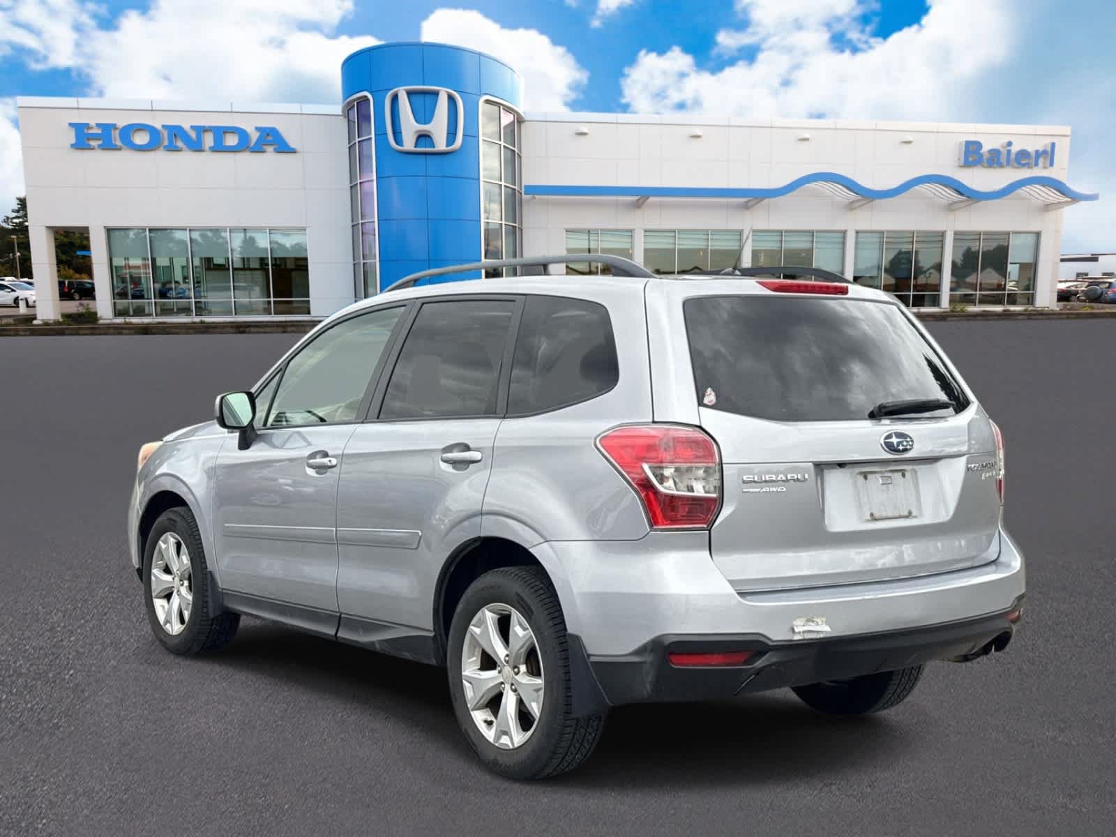 Used 2015 Subaru Forester 2.5i Premium w/ All-Weather Package AWD/4WD image 3