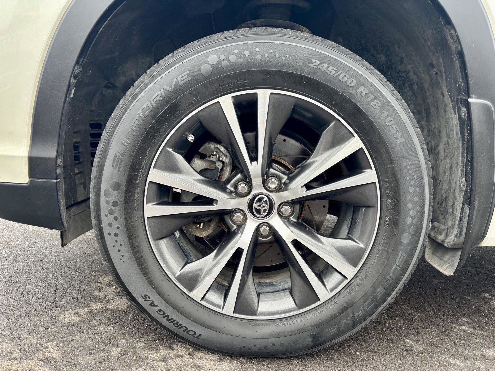 Used 2018 Toyota Highlander Plus AWD/4WD image 23