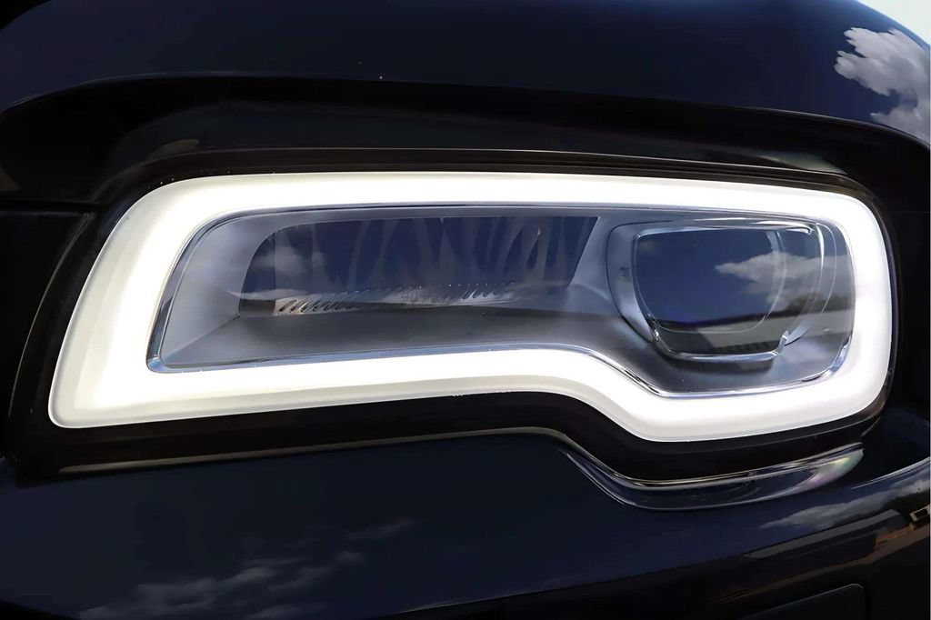 Used 2017 Rolls-Royce Ghost RWD image 17