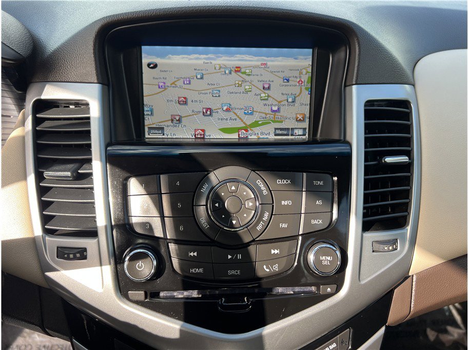 Used 2014 Chevrolet Cruze Diesel w/ Enhanced Safety Package FWD image 14