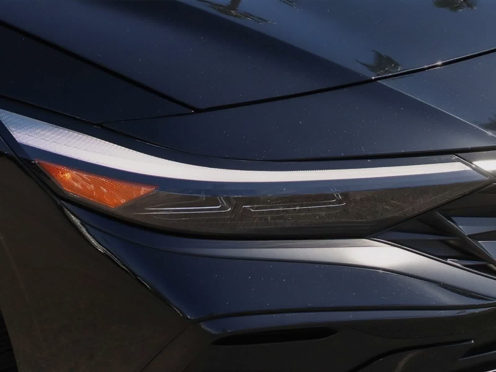 Used 2025 Hyundai Elantra SEL FWD image 4