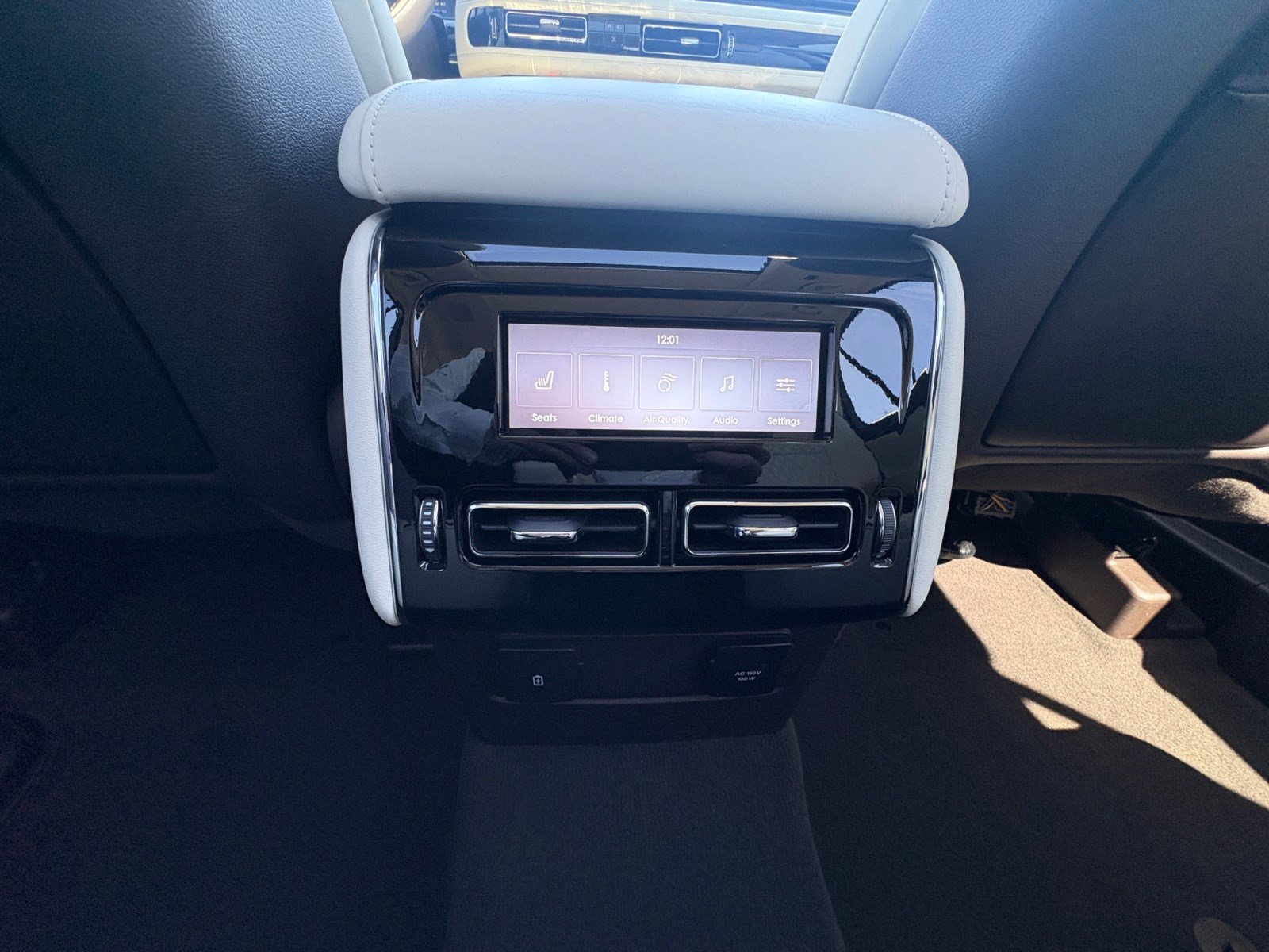 Certified 2023 Lincoln Aviator Black Label Grand Touring w/ Class IV Trailer Tow Package image 19