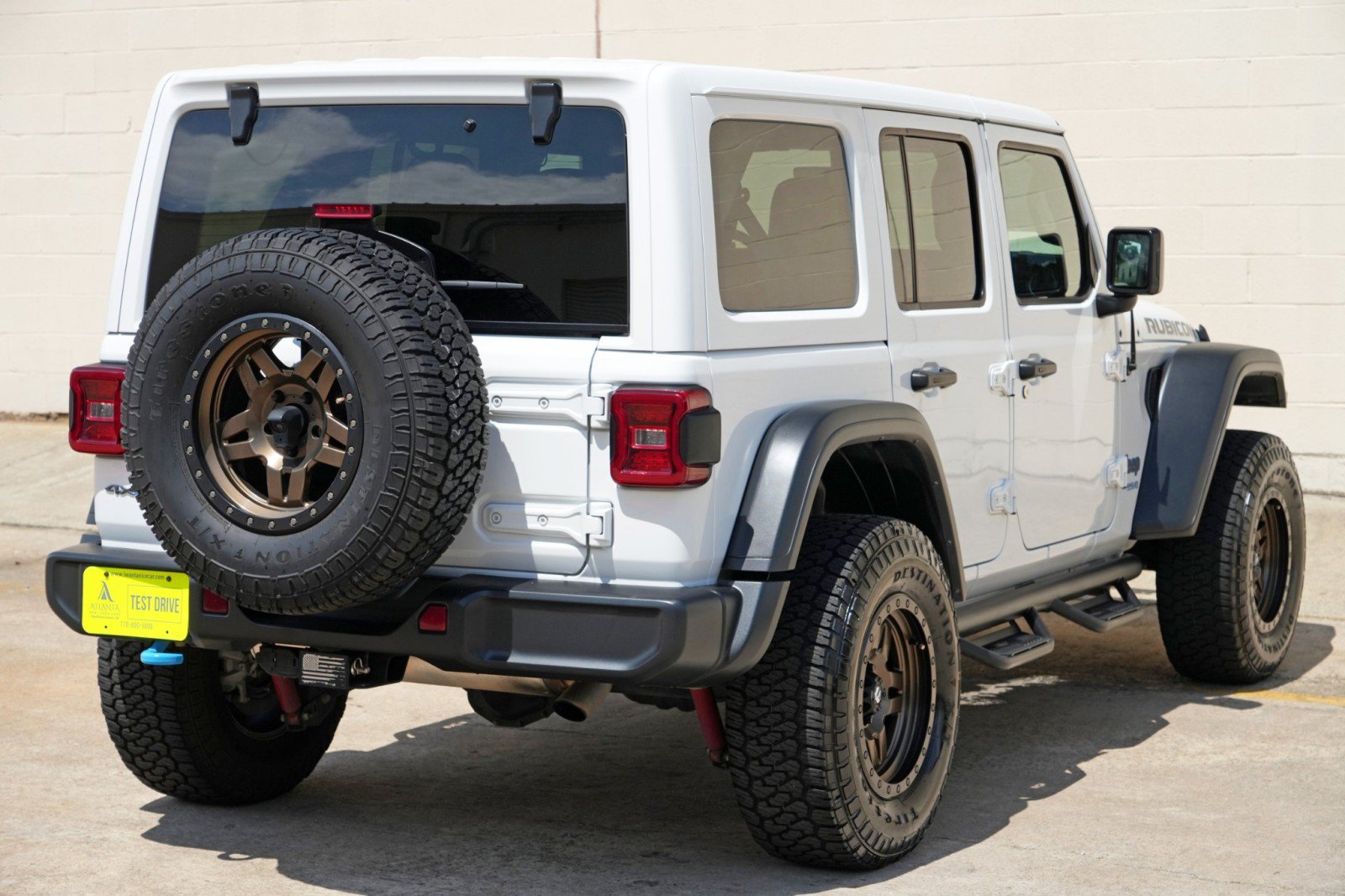 Used 2022 Jeep Wrangler Unlimited Rubicon 4xe w/ Cold Weather Group AWD/4WD image 56