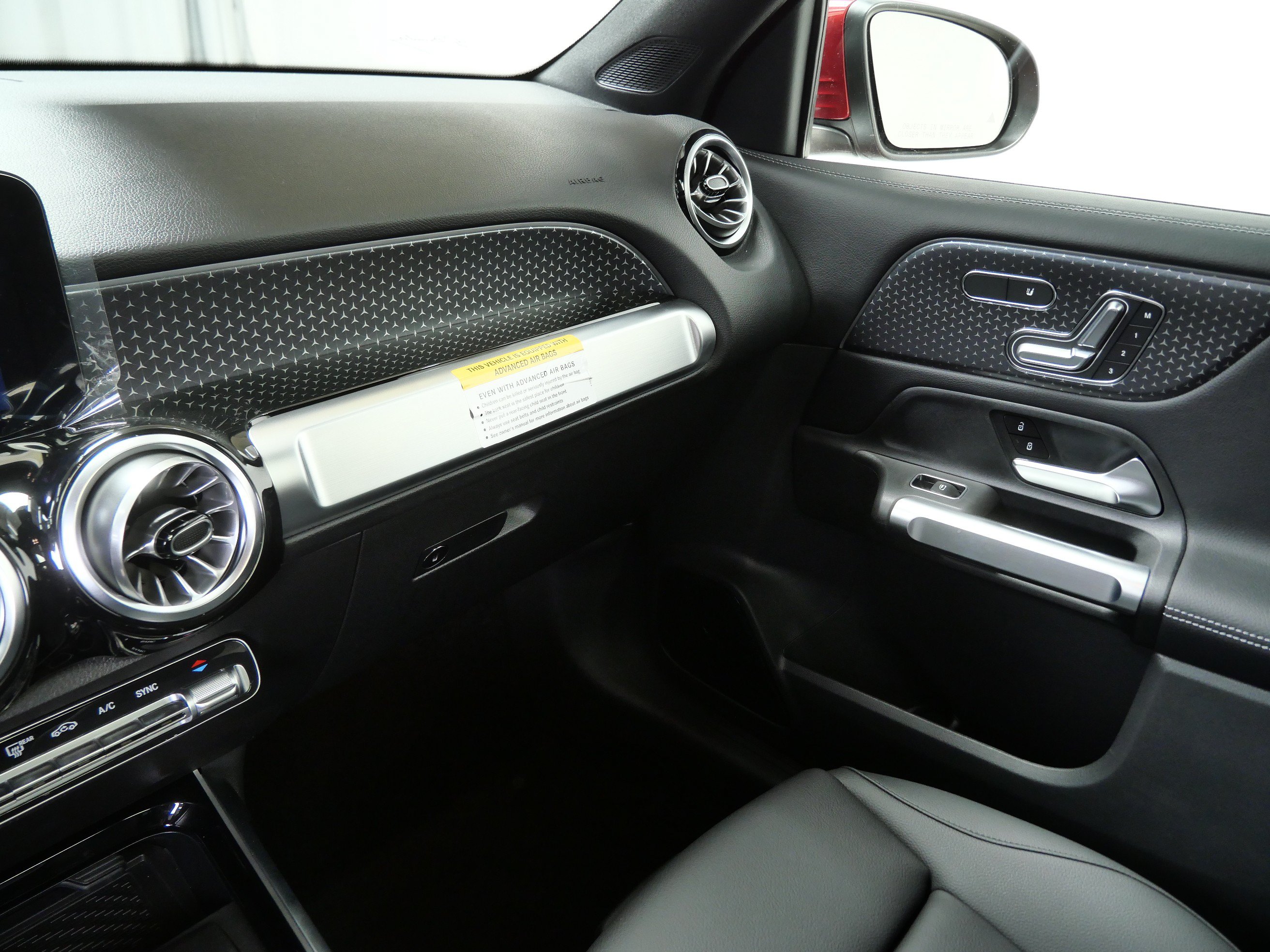 New 2026 Mercedes-Benz GLB 250 4MATIC image 11