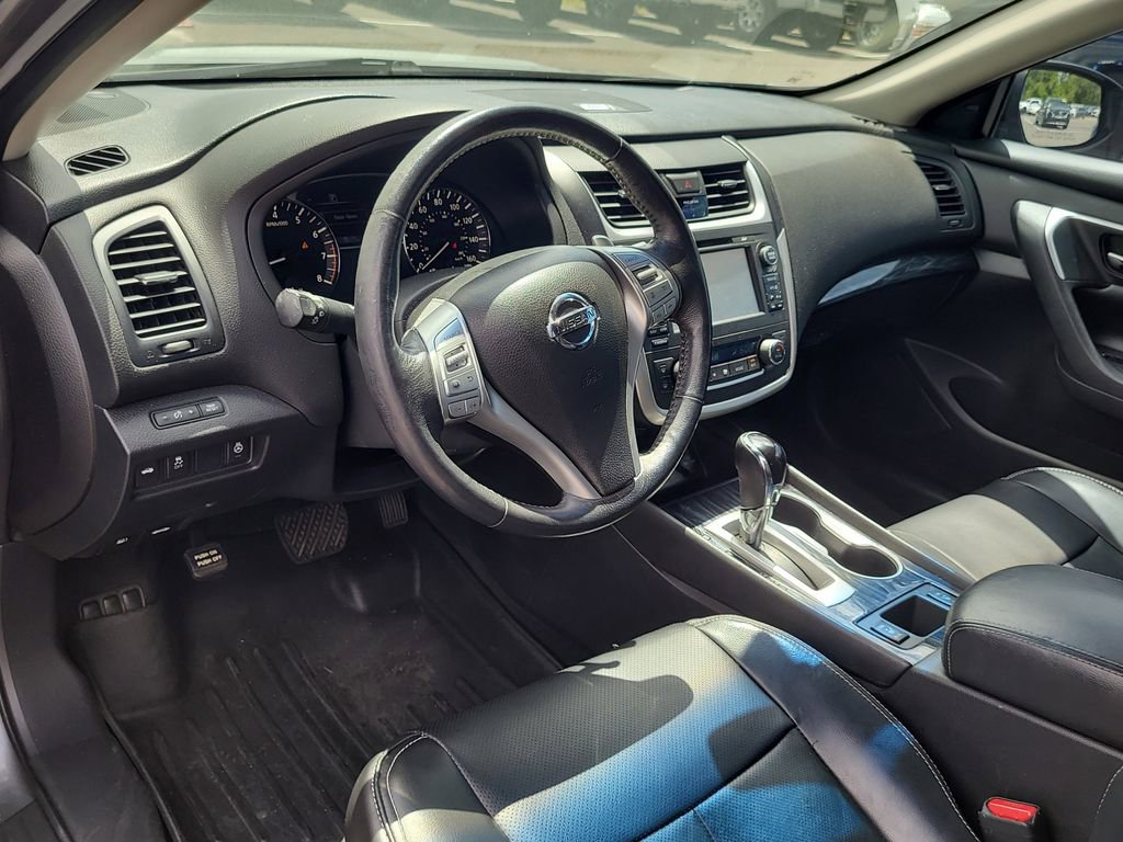 Used 2016 Nissan Altima 3.5 SL w/ 3.5 Technology Package FWD image 15