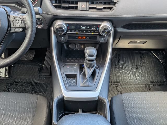 Used 2025 Toyota RAV4 XLE FWD image 18