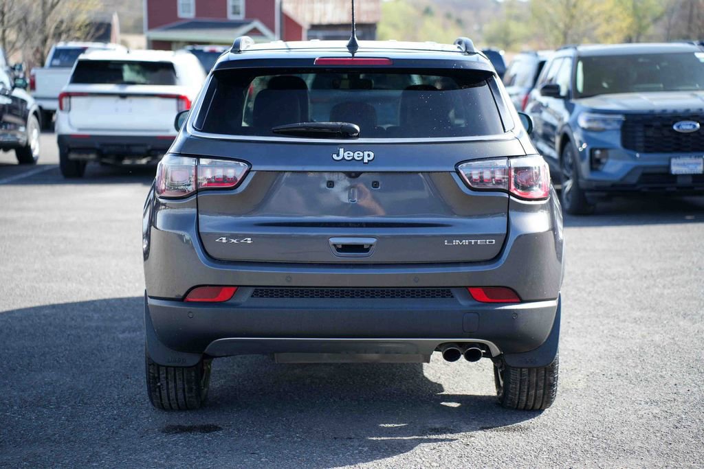 Used 2018 Jeep Compass Limited w/ Navigation Group AWD/4WD image 6