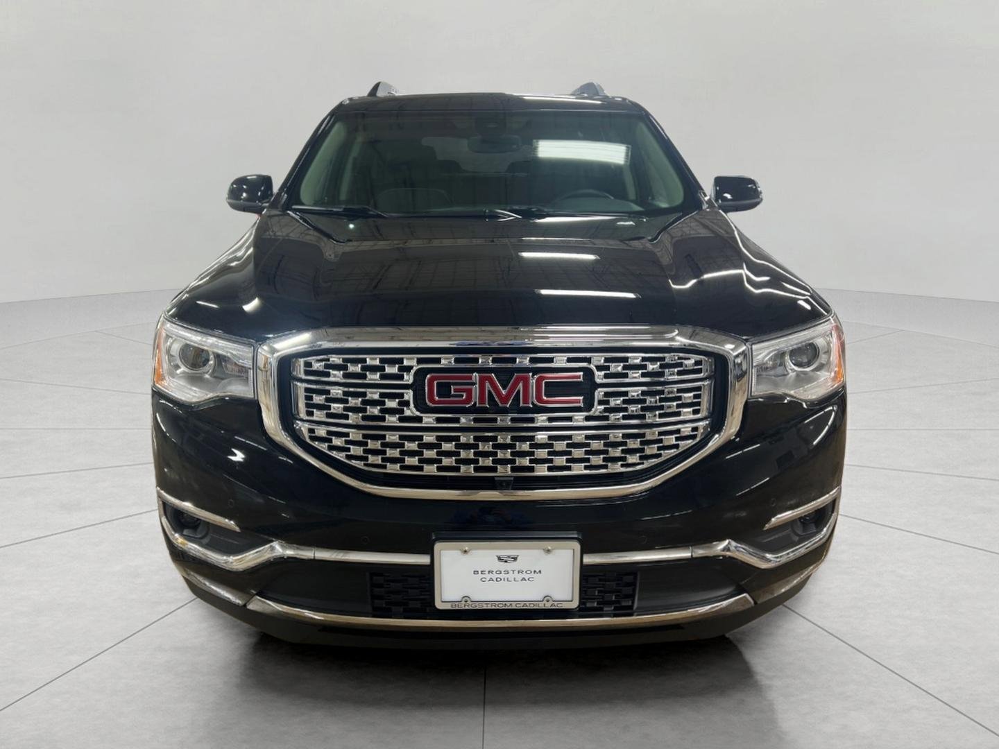 Used 2019 GMC Acadia Denali w/ Technology Package image 2