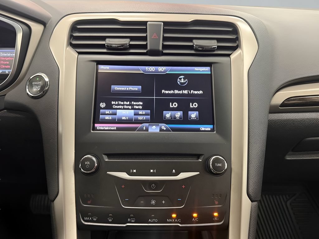 Used 2015 Ford Fusion SE w/ Equipment Group 202A FWD image 24