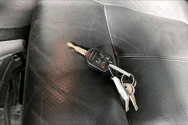 Used 2011 Ford F350 Lariat w/ Lariat Interior Pkg image 31