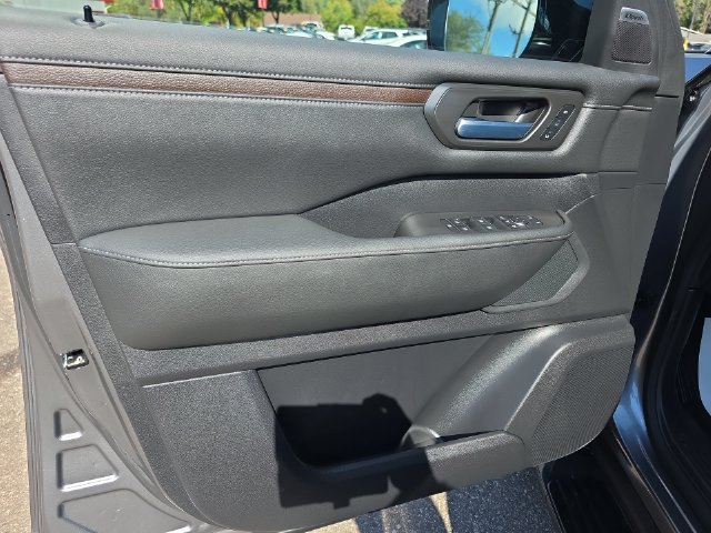 New 2026 Nissan Armada SL w/ Captain's Chari Seat Package AWD/4WD image 13