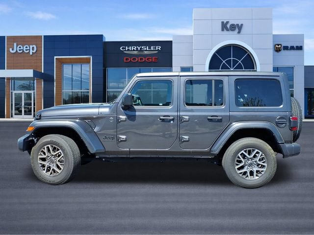 Used 2025 Jeep Wrangler Unlimited Sahara AWD/4WD image 2