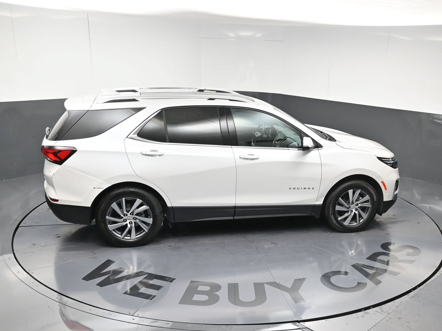 Used 2024 Chevrolet Equinox Premier FWD image 34