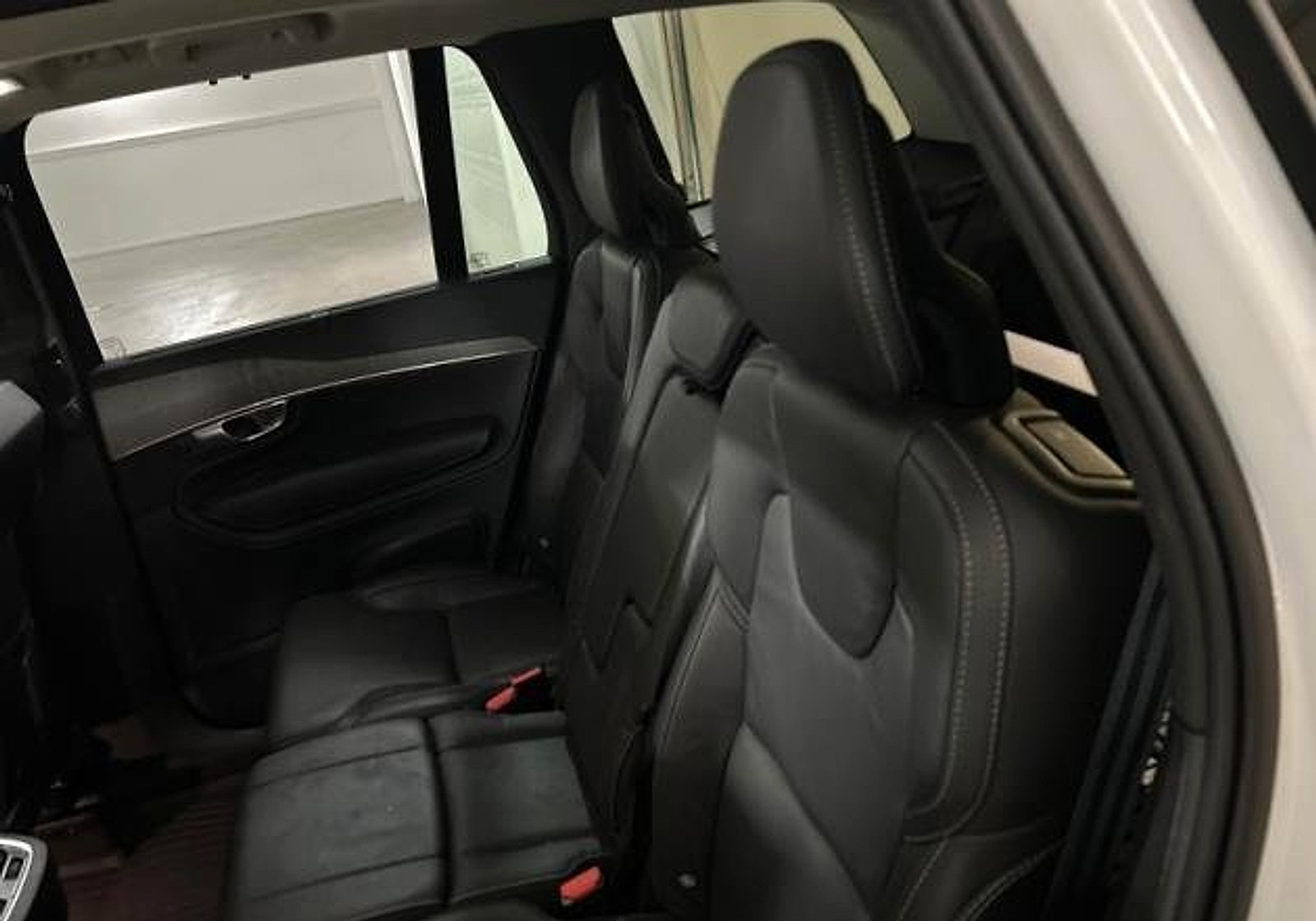 Certified 2024 Volvo XC90 B6 Ultimate w/ Protection Package Premier image 16