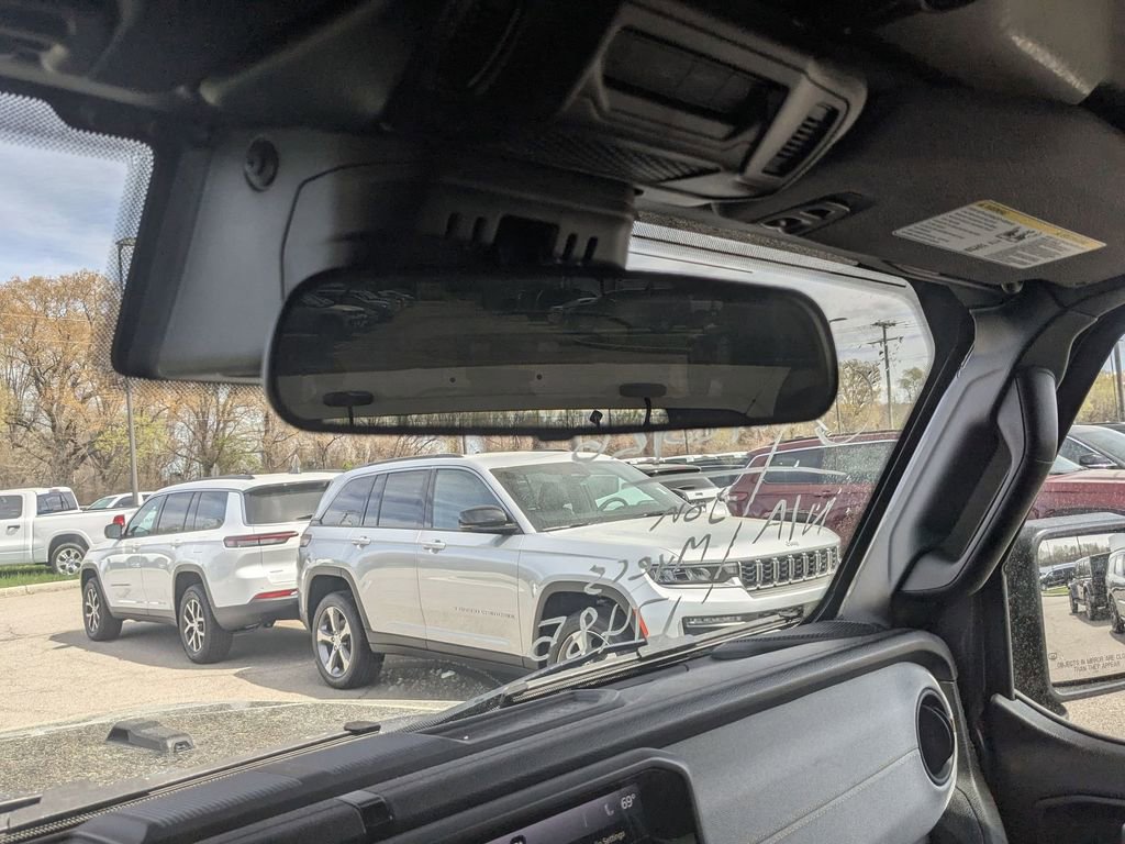 Used 2024 Jeep Wrangler Sport S image 29