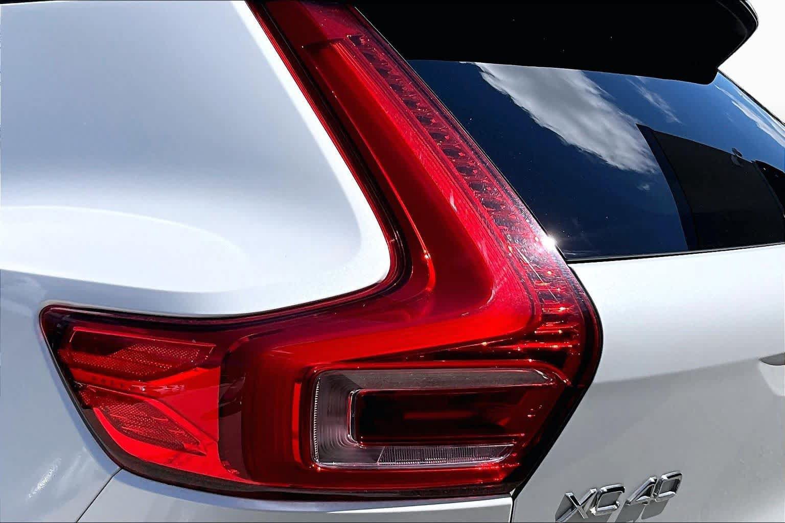 Used 2019 Volvo XC40 AWD T5 image 28