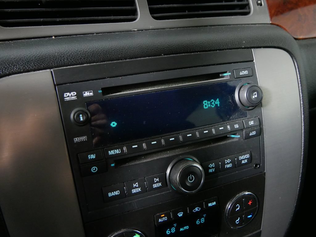 Used 2013 GMC Yukon SLT w/ SLT-2 Equipment Package AWD/4WD image 28