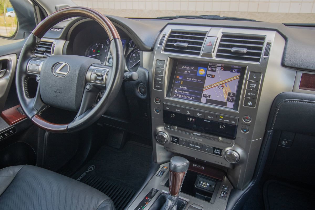 Used 2018 Lexus GX 460 Premium AWD/4WD image 26