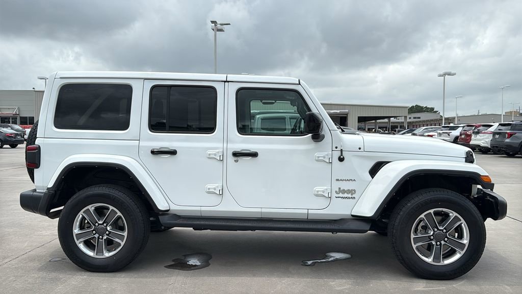 Used 2021 Jeep Wrangler Unlimited Sahara w/ LED Lighting Group AWD/4WD image 6