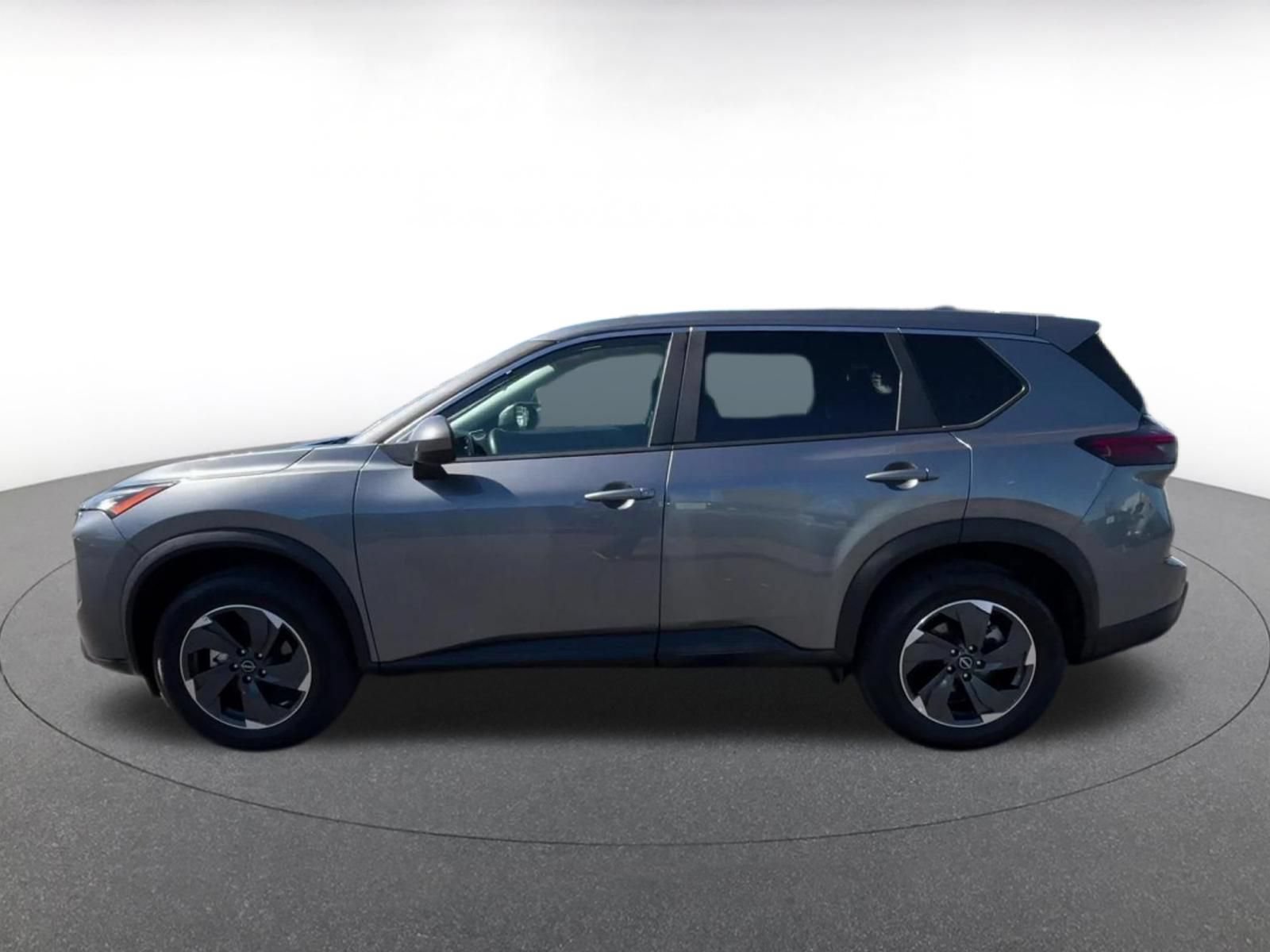 Used 2025 Nissan Rogue SV AWD/4WD image 9