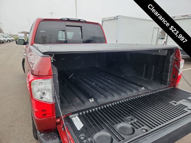 Used 2018 Nissan Titan SL image 31