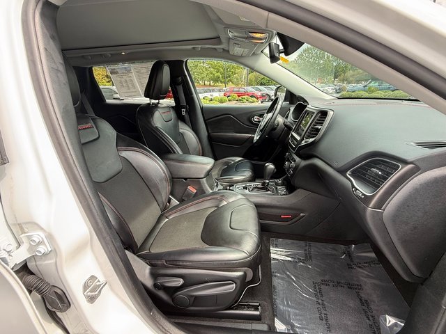 Used 2020 Jeep Cherokee Trailhawk w/ Comfort/Convenience Group image 14