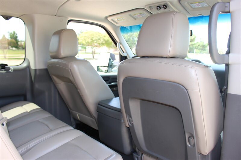 Used 2014 Nissan NV 3500 SL w/ Technology Package RWD image 20