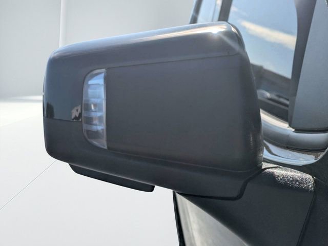 Used 2025 Chevrolet Silverado 1500 High Country w/ Midnight Edition AWD/4WD image 11