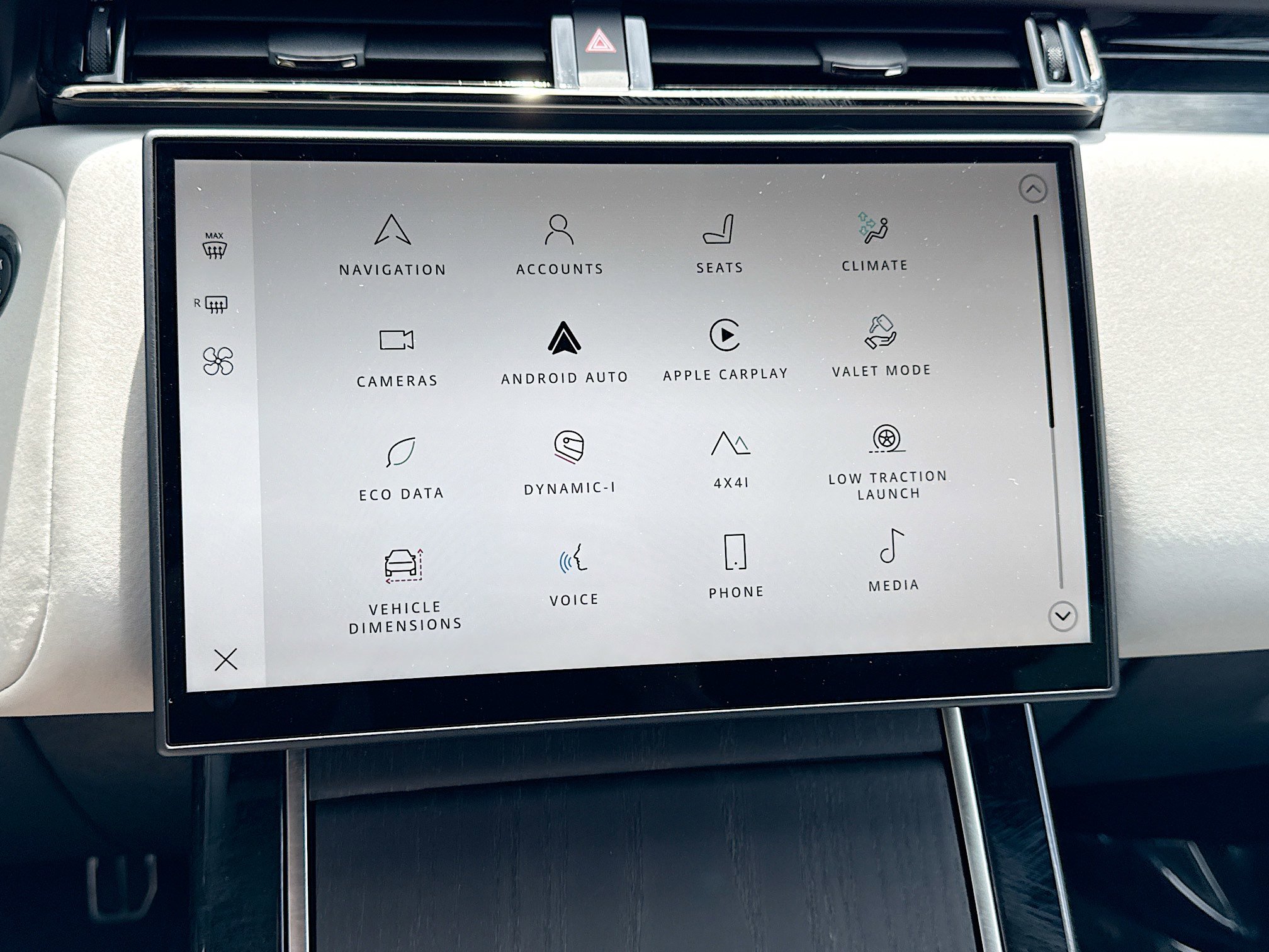 Used 2026 Land Rover Range Rover Velar Dynamic SE image 29