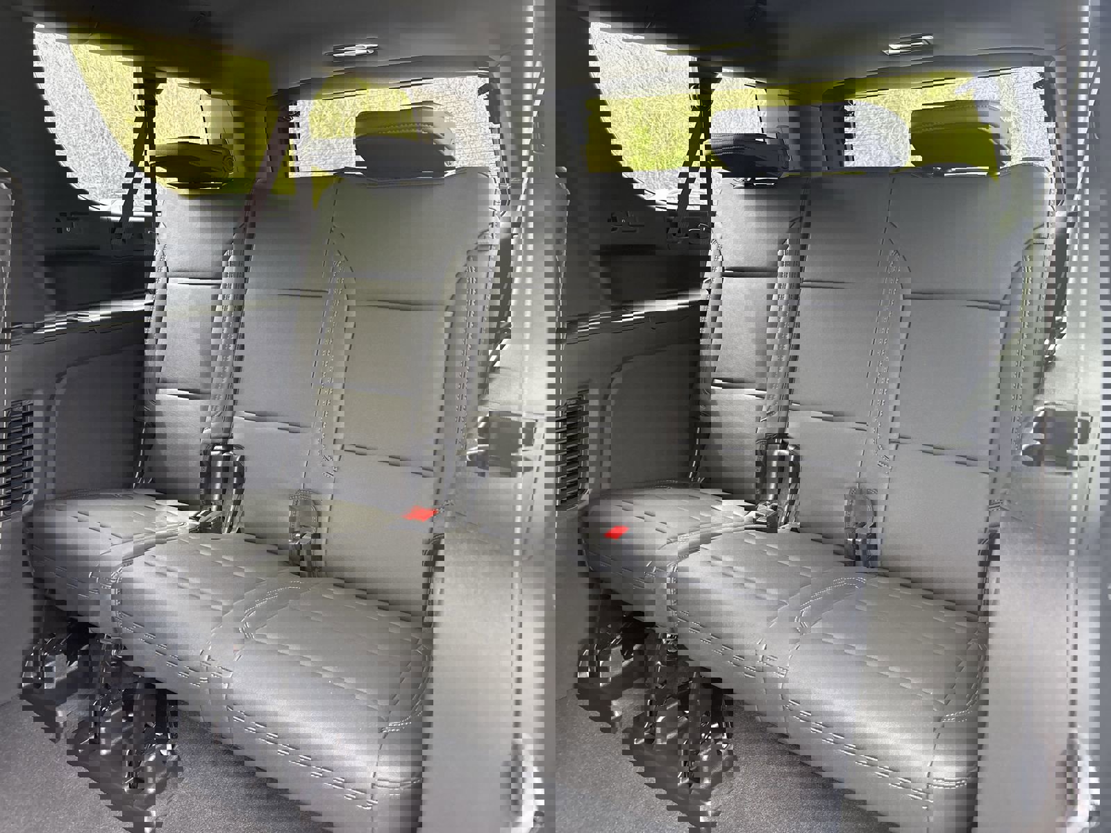 New 2026 Chevrolet Suburban LT image 25