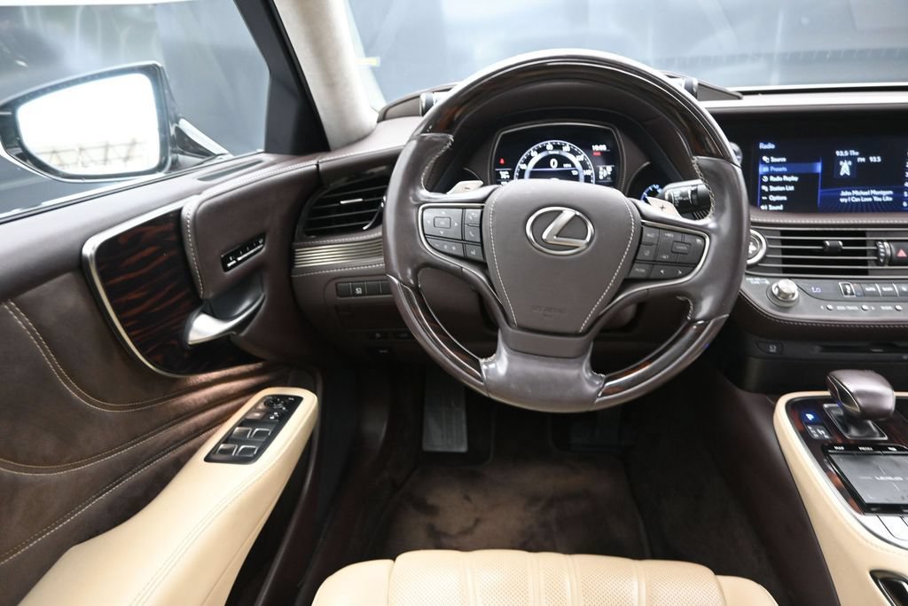 Used 2018 Lexus LS 500 w/ Interior Upgrade Package RWD image 29