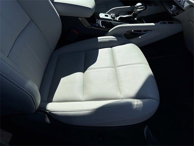 Used 2023 Kia Telluride EX w/ EX Captain's Chair Package image 10