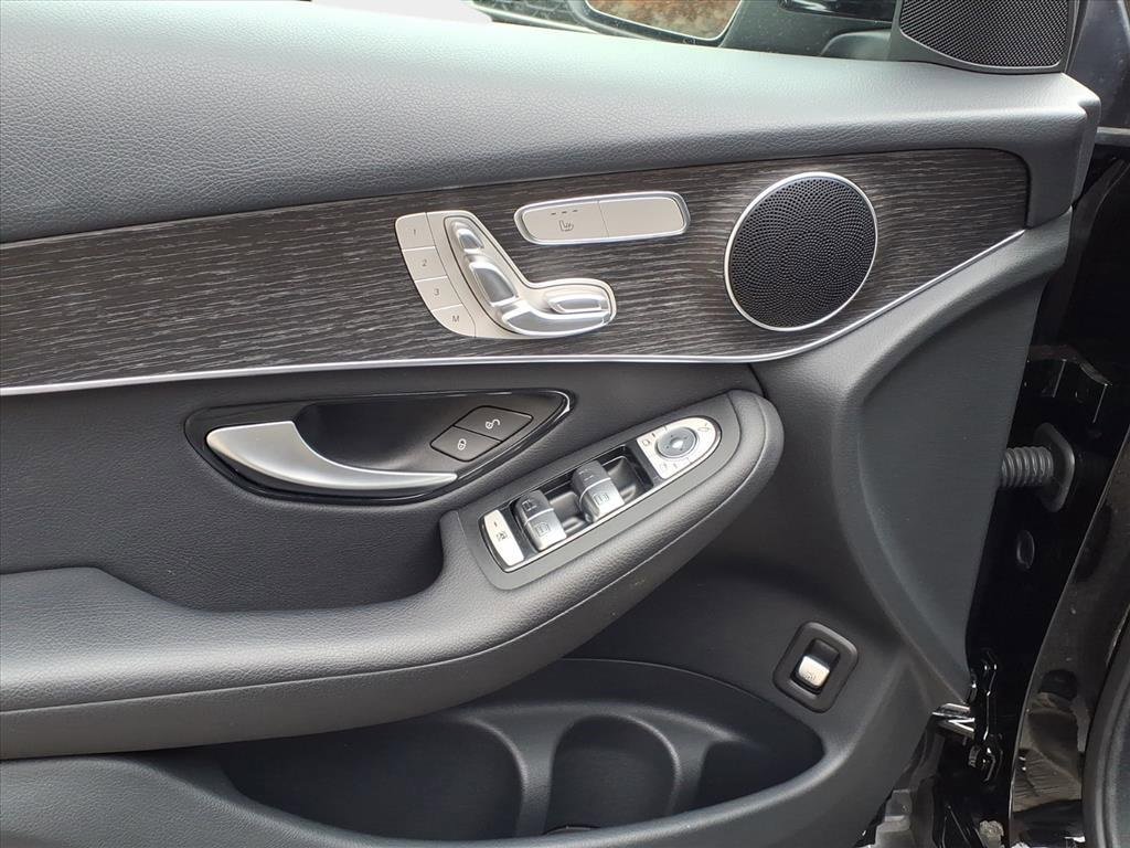 Used 2022 Mercedes-Benz GLC 300 4MATIC image 9