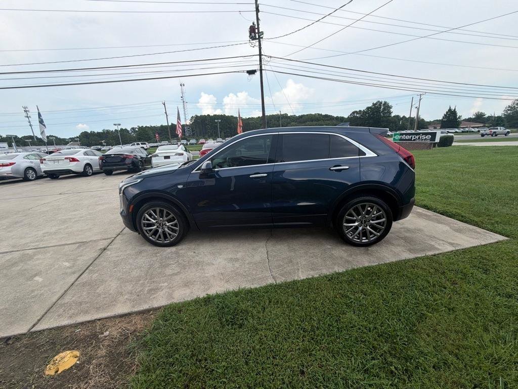Used 2019 Cadillac XT4 Luxury w/ Cold Weather Package FWD image 14