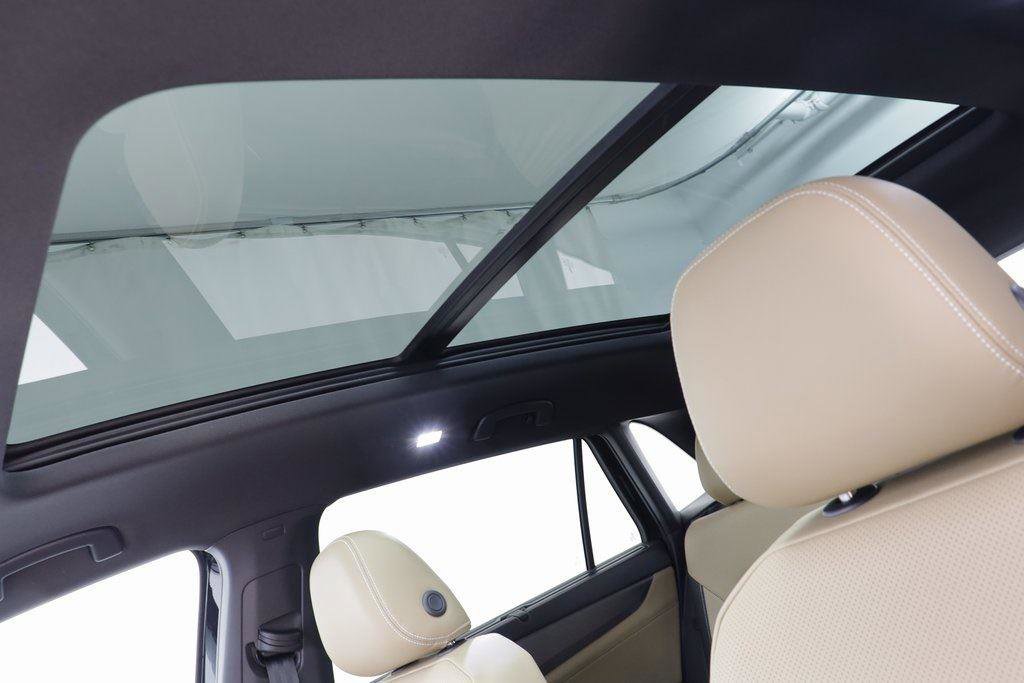 New 2026 Volkswagen Atlas Cross Sport SE image 12