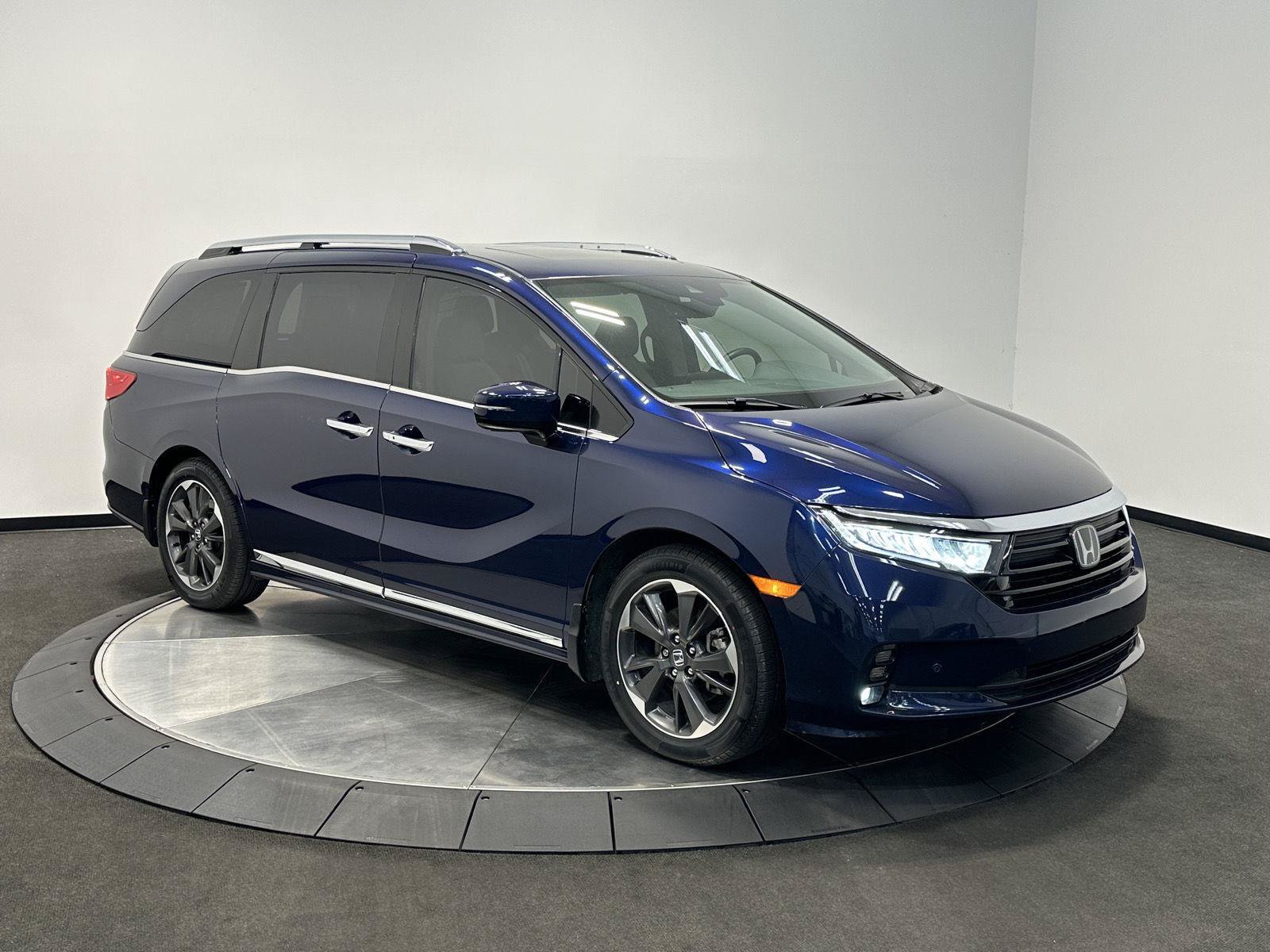 Certified 2024 Honda Odyssey Elite image 2