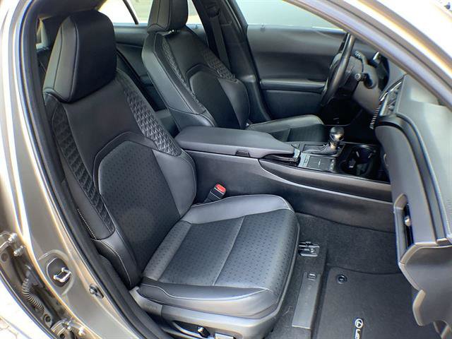 Certified 2022 Lexus UX 200 w/ Accessory Package (Z2) FWD image 23