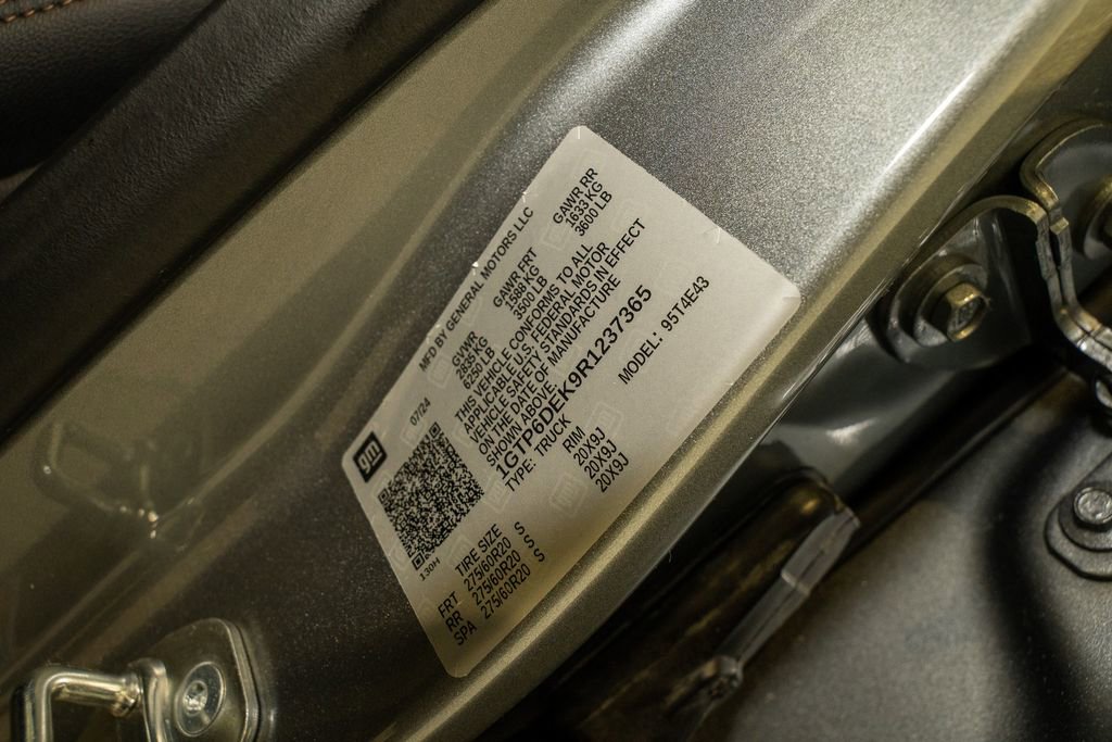 Used 2024 GMC Canyon AT4 w/ AT4 Premium Package image 21