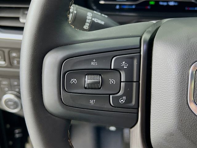 Used 2024 GMC Yukon AT4 w/ AT4 Premium Plus Package AWD/4WD image 13