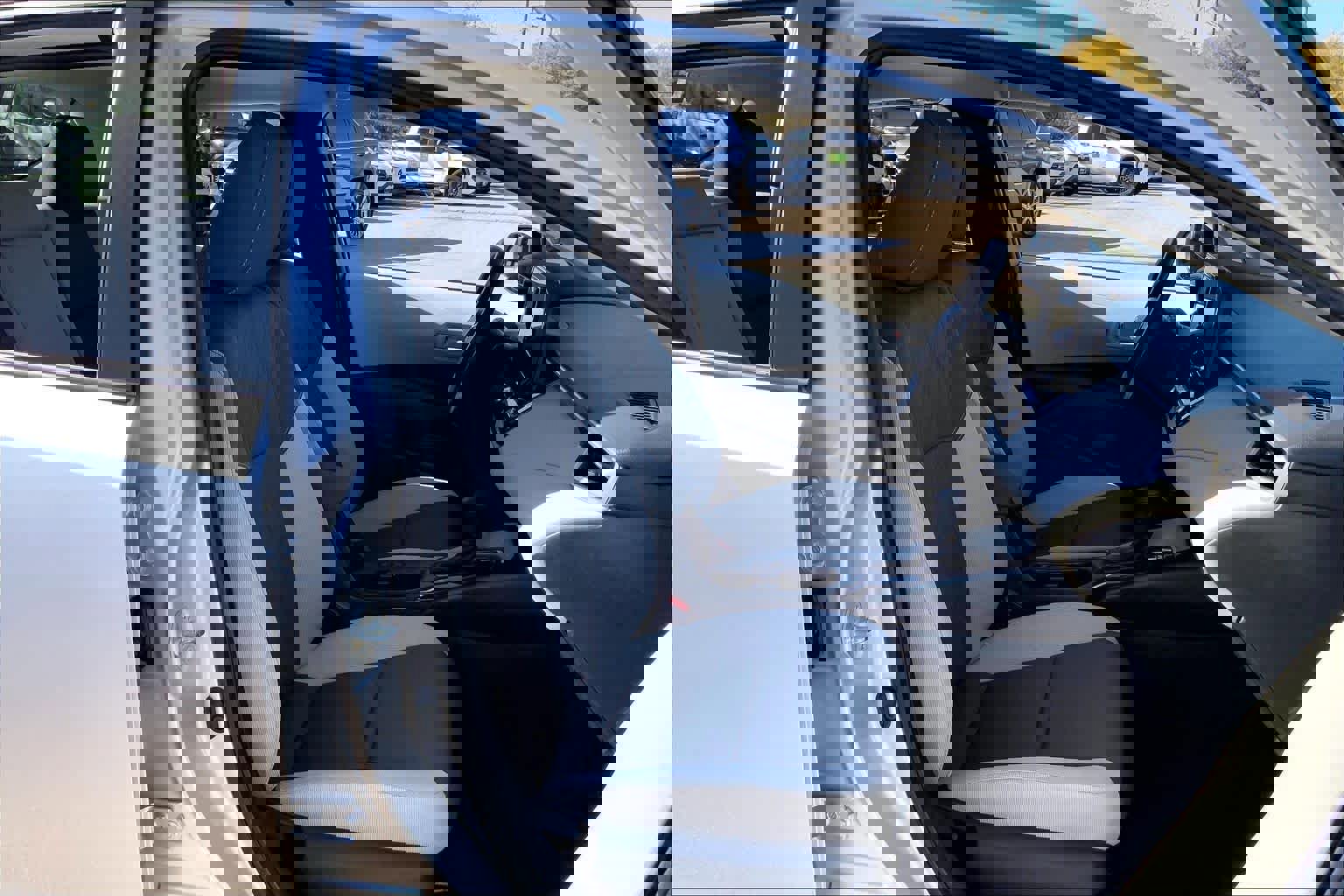 Used 2025 Toyota Corolla LE image 9