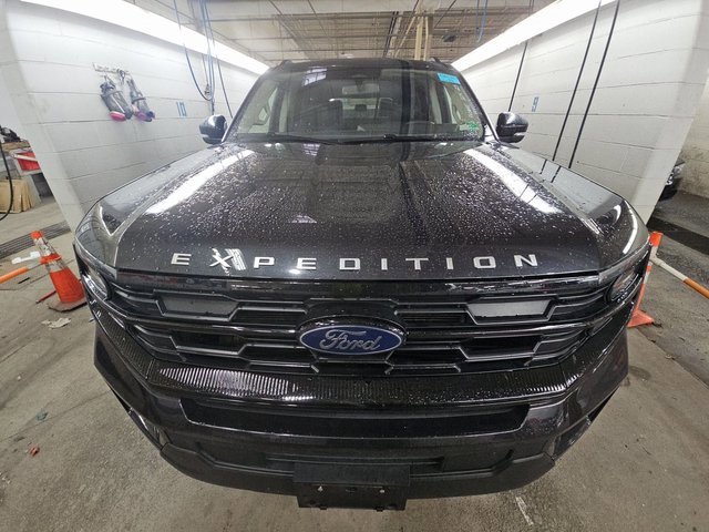 Used 2025 Ford Expedition Active image 14