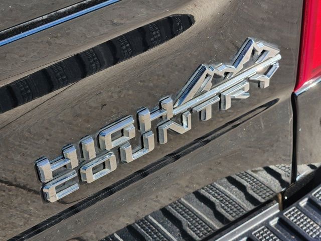 Used 2024 Chevrolet Silverado 1500 High Country w/ High Country Premium Package image 11