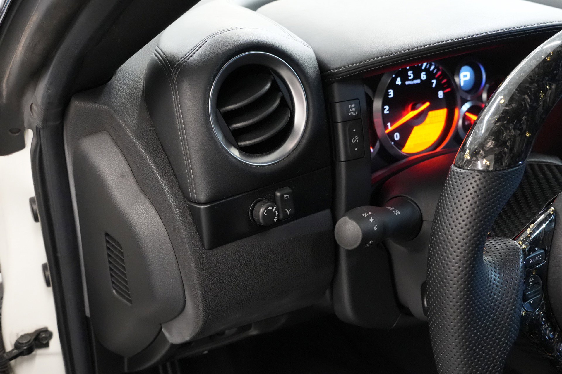 Used 2009 Nissan GT-R Premium AWD/4WD image 22