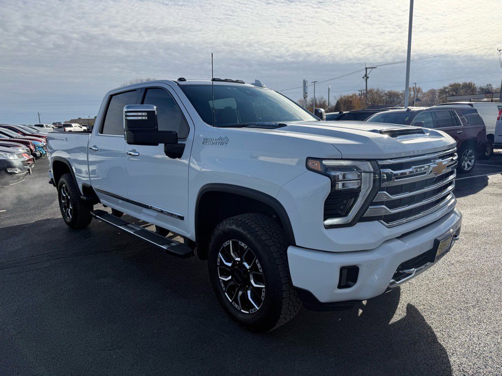 Used 2025 Chevrolet Silverado 2500 High Country w/ High Country Premium Package image 7
