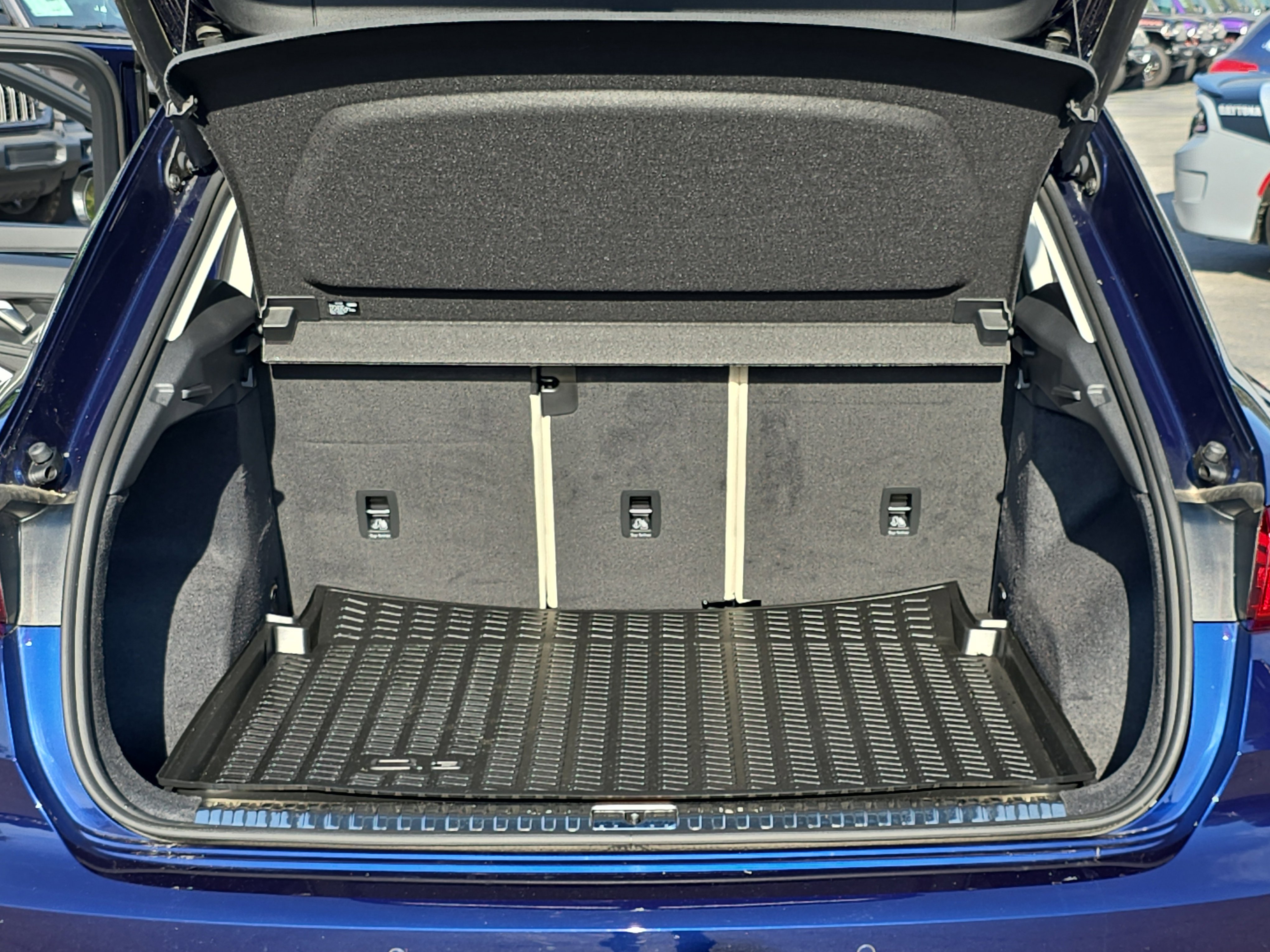 Used 2024 Audi Q3 2.0T Premium Plus image 12