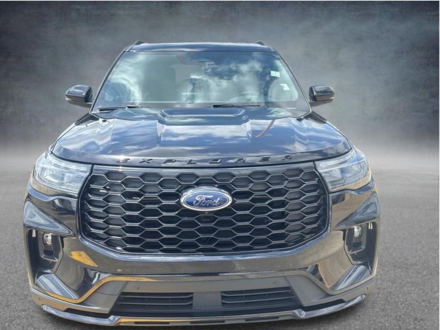 Used 2025 Ford Explorer ST-Line w/ ST-Line Street Pack AWD/4WD image 3