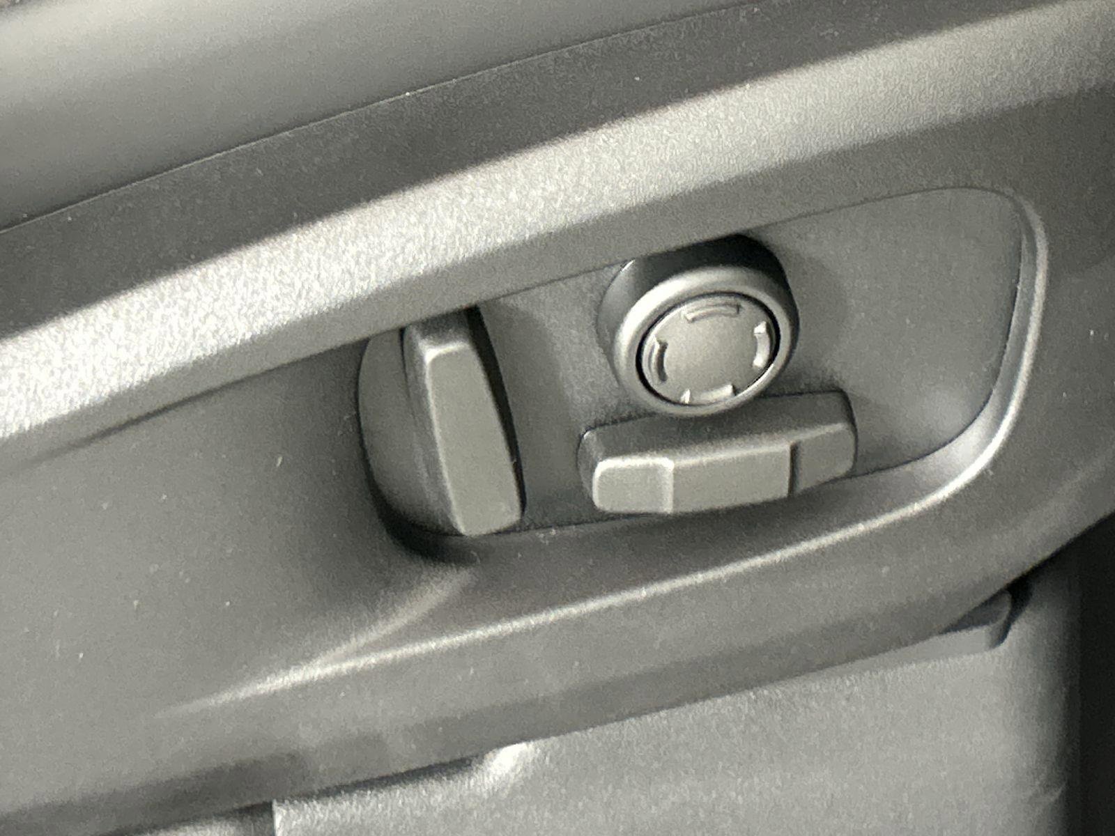 Certified 2025 Land Rover Defender 110 S image 34